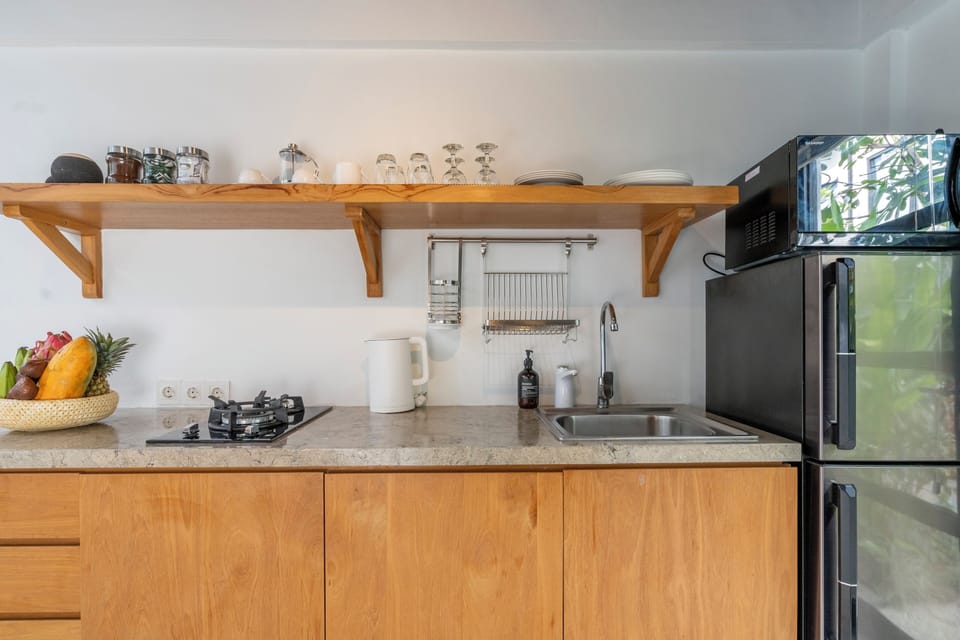 Deluxe Loft, 1 Bedroom, Private Pool | Private kitchen | Full-size fridge, microwave, stovetop, coffee/tea maker