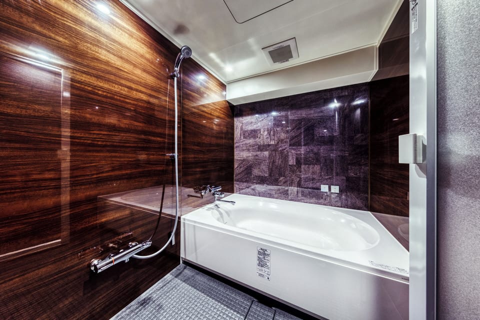 Standard Room | Bathroom | Separate tub and shower, hair dryer, towels, soap