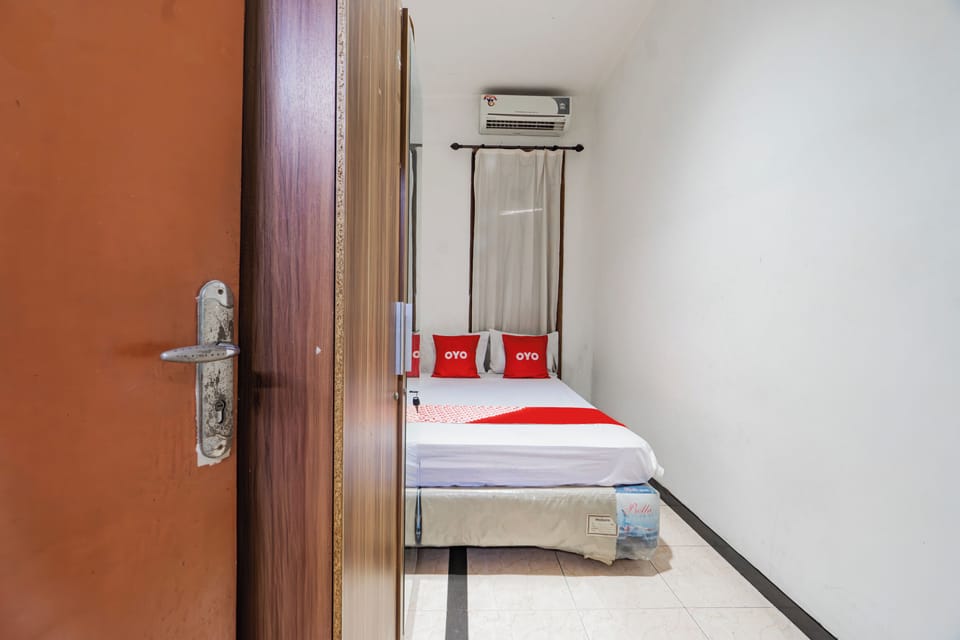 Standard Double Room | Free WiFi, bed sheets