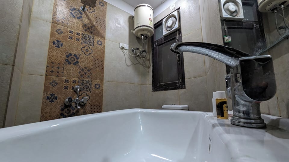 Family Room | Bathroom