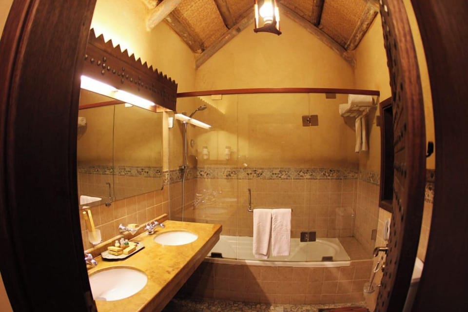 Junior Room | Bathroom | Free toiletries, hair dryer, towels, soap
