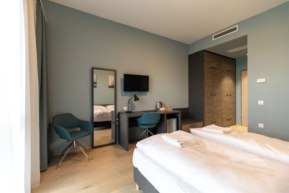 Double or Twin Room | Soundproofing, free WiFi, bed sheets