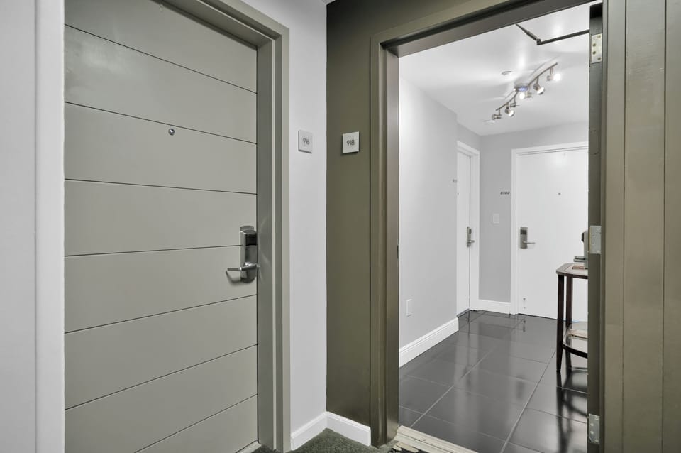 Comfort Studio Suite, Ocean View | Blackout drapes, iron/ironing board, free WiFi