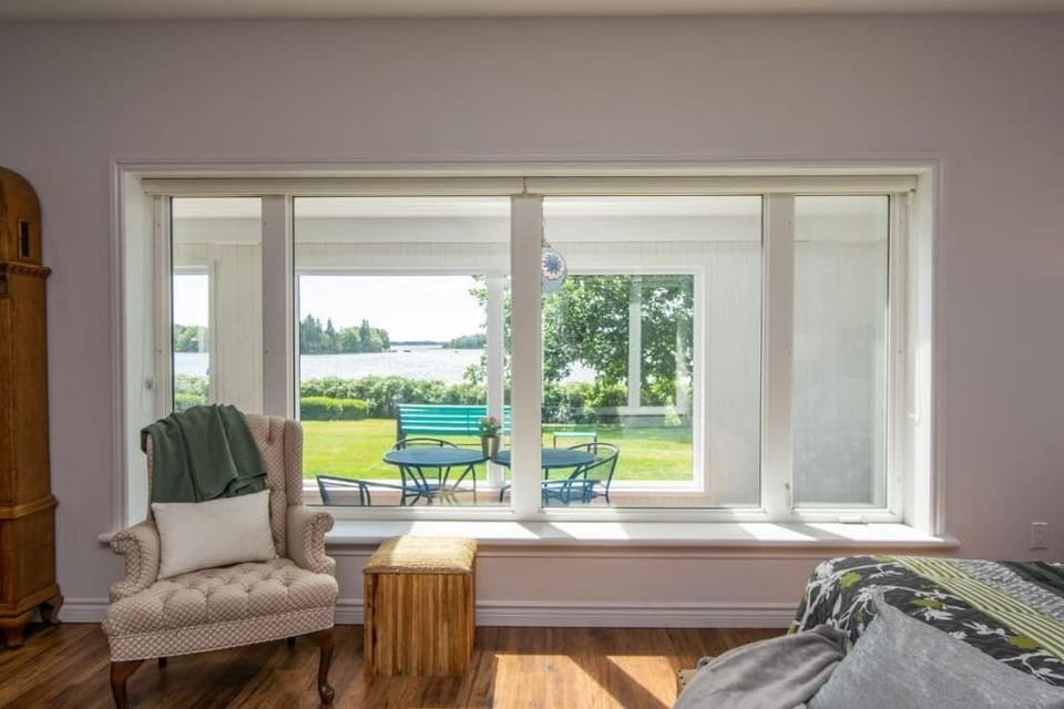 Deluxe Room, Hot Tub, Ground Floor | In-room safe, iron/ironing board, WiFi (free)