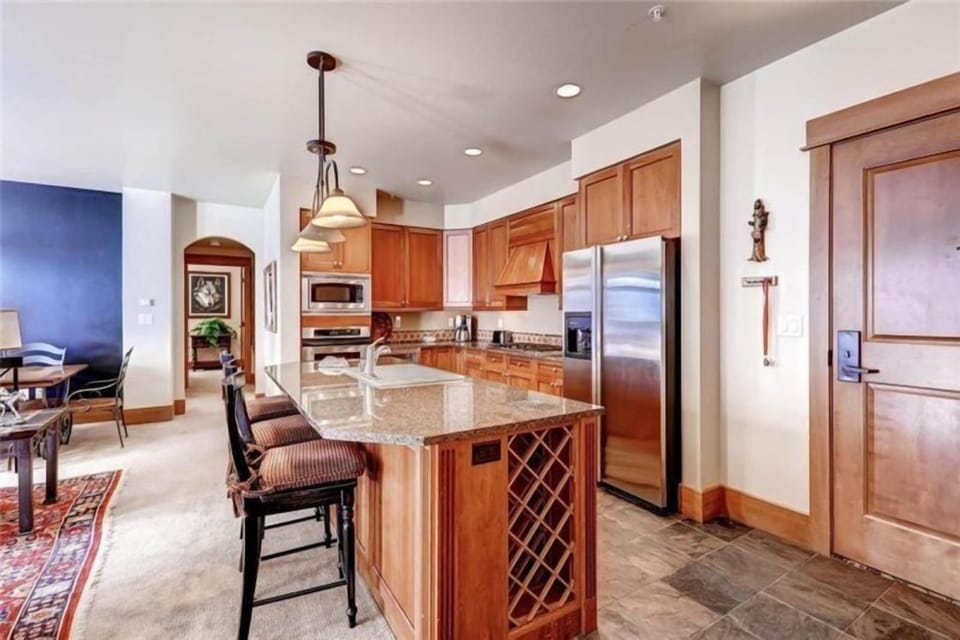 Condo (Ski in, ski out 3 Bedroom at Lone Eag) | Exterior