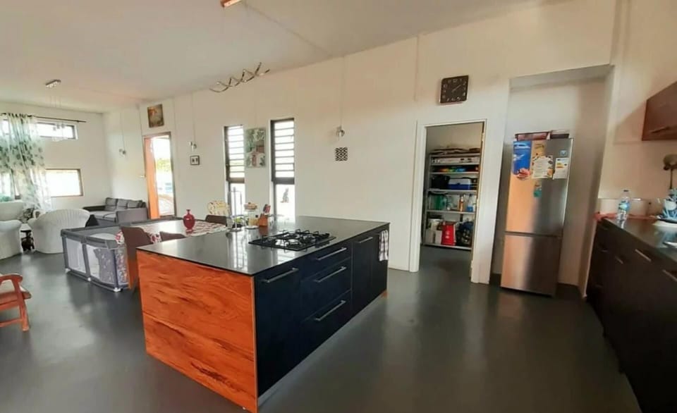 House | Private kitchen | Fridge, microwave, oven, stovetop