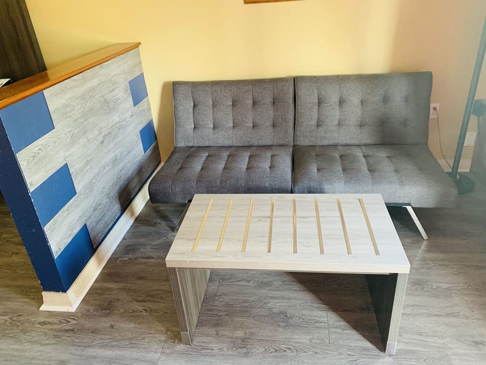 39-inch LED TV with cable channels, TV