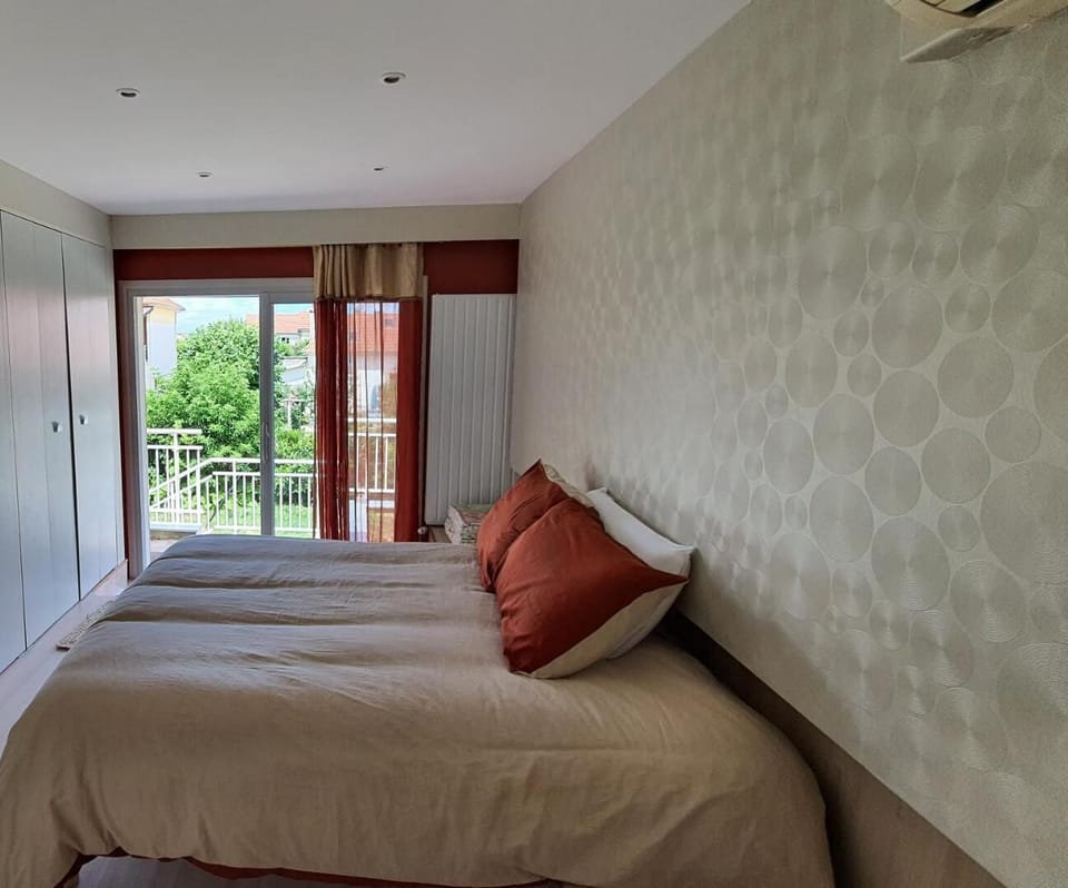 Comfort Room, Balcony, Garden View | Premium bedding, Select Comfort beds, individually decorated