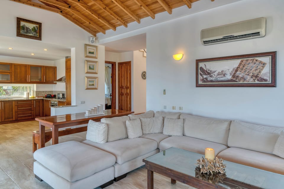 Family Villa, 5 Bedrooms, Sea Facing | Living area | Flat-screen TV