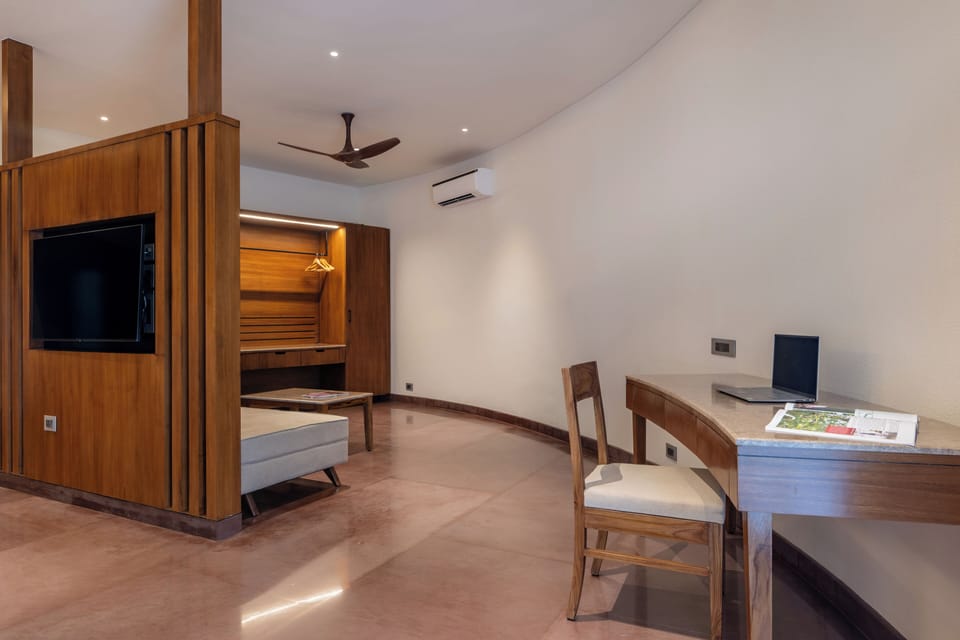 Fire Villa with Sit out | In-room safe, desk, soundproofing, iron/ironing board (on request)