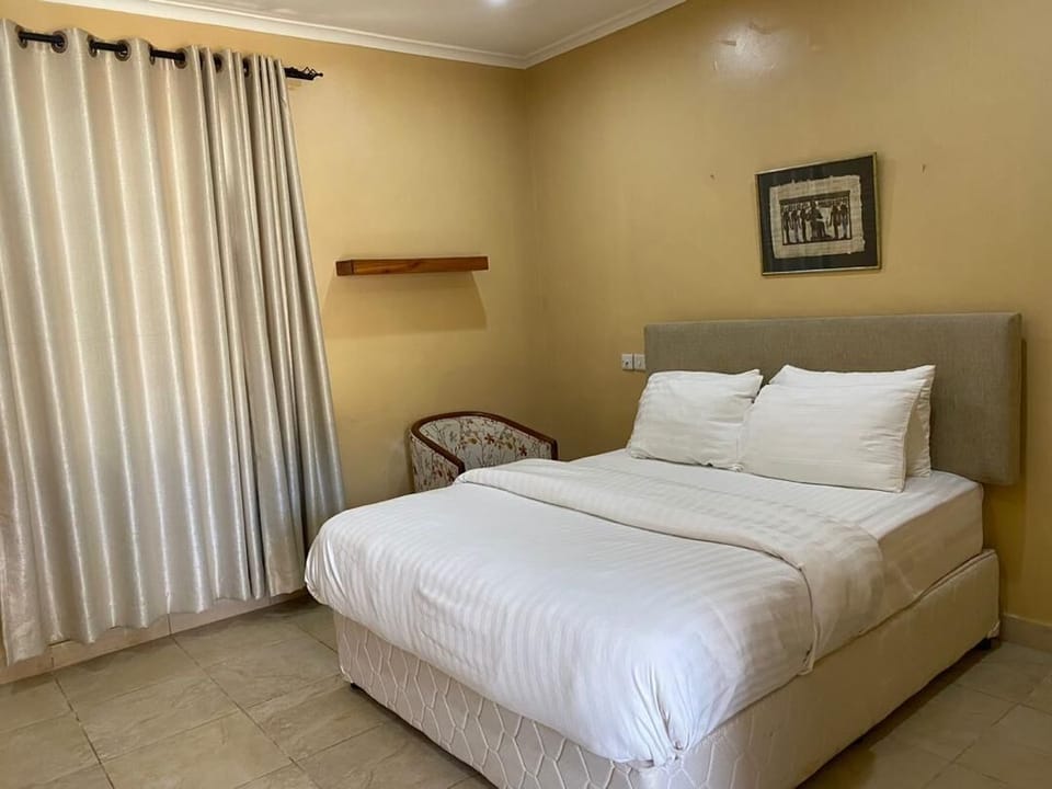 Comfort Double or Twin Room, Garden View | Iron/ironing board, free WiFi