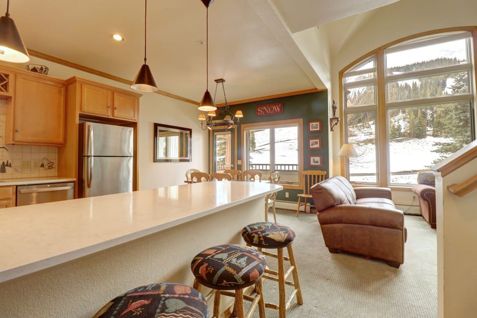 Townhome, 4 Bedrooms | Living area