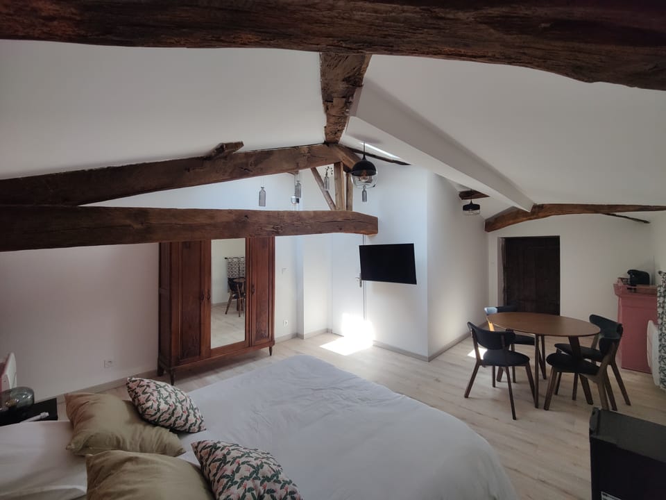 Family Room | Free WiFi