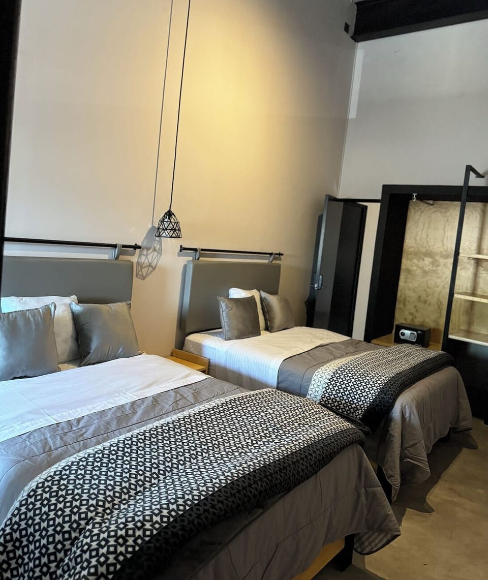 Comfort Quadruple Room | Desk, blackout drapes, free WiFi, bed sheets