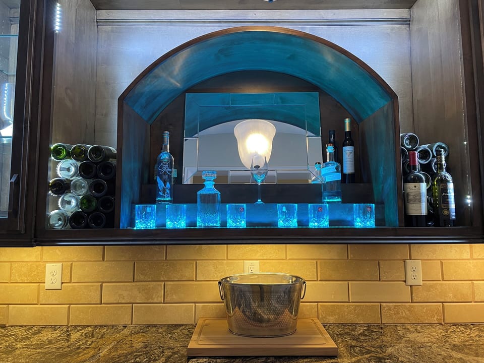 Luxury House, Patio | Private kitchen | Cookware/dishes/utensils
