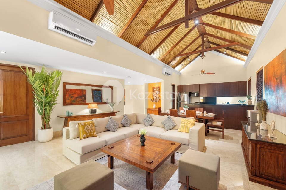 Comfort Villa, 3 Bedrooms, Private Pool, Beach View | Living area | Netflix, streaming services