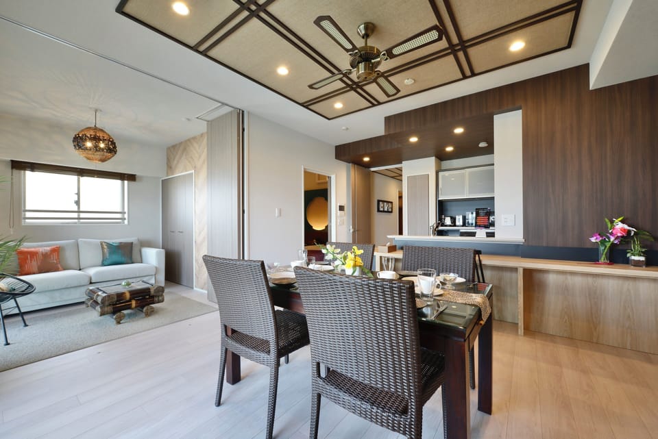 Apartment | Living area | 34-inch TV with digital channels
