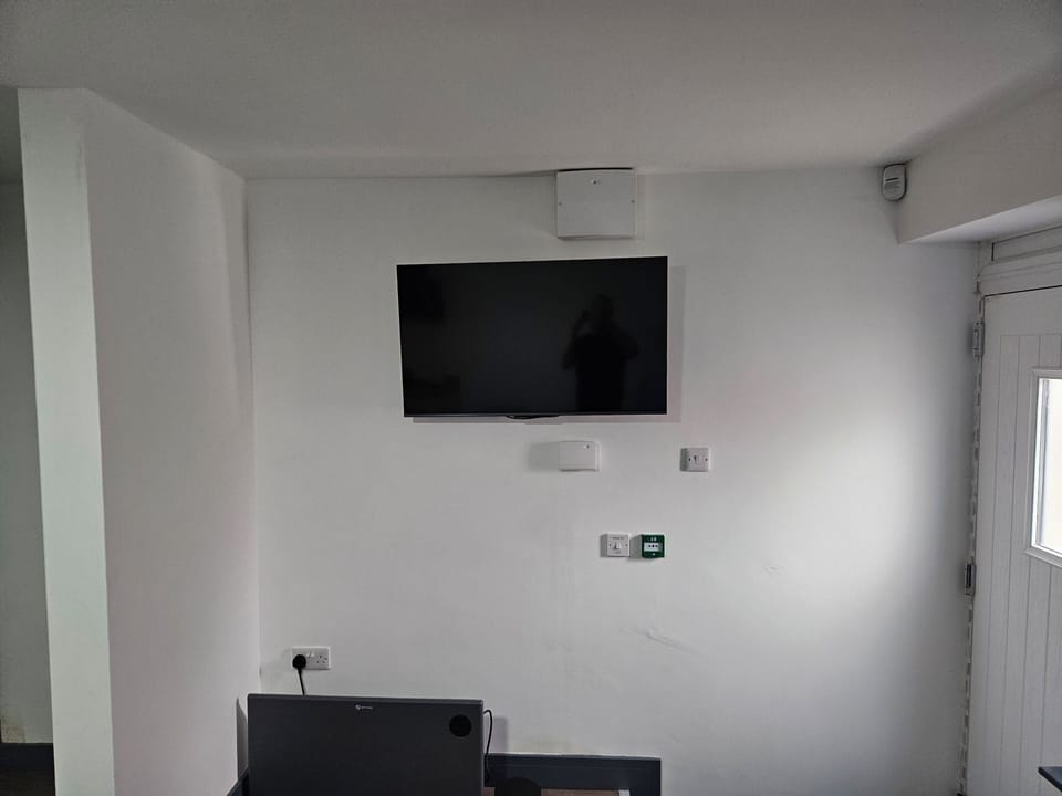 Design Studio, 1 Double Bed, Non Smoking | Iron/ironing board, free WiFi