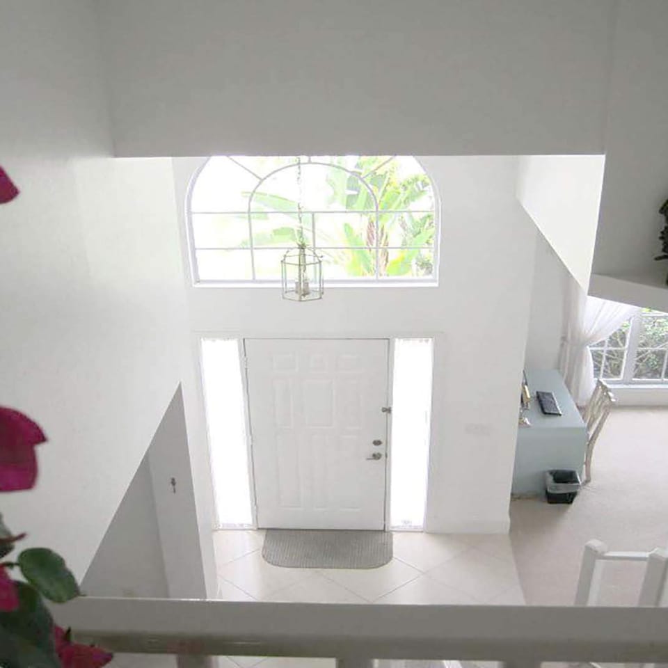 House | 4 bedrooms, desk