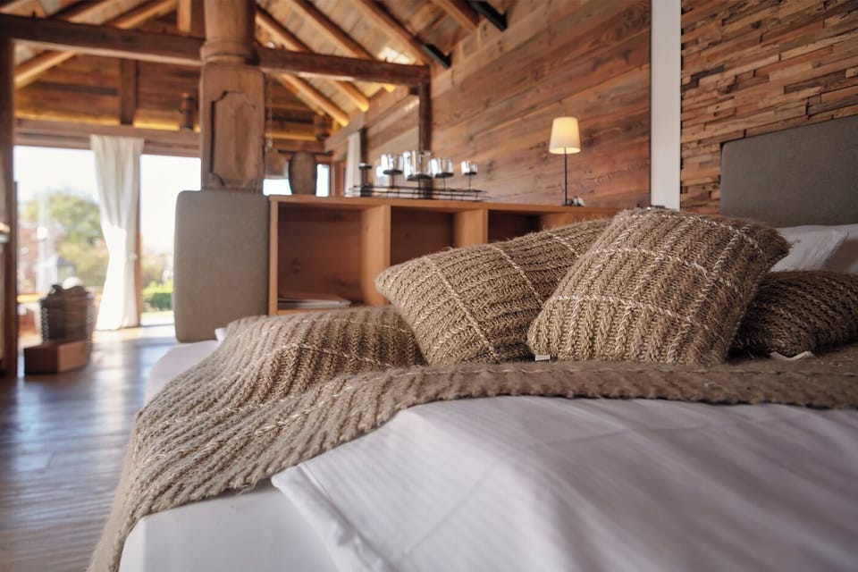 Chalet | In-room safe, soundproofing, free WiFi, bed sheets