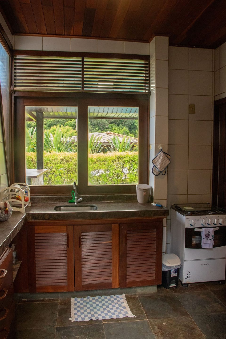 Villa | Private kitchen | Fridge, microwave, oven, blender
