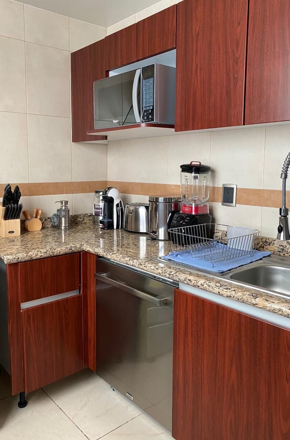 Double Room, 1 King Bed, Non Smoking, Tower | Private kitchen