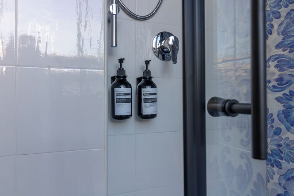 Superior Room, City View | Bathroom