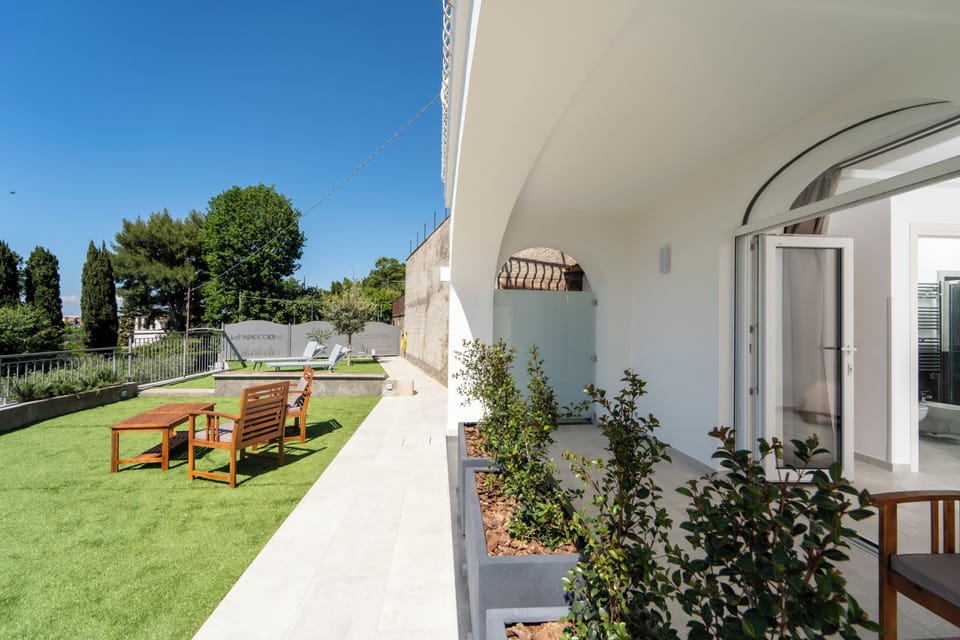 Superior Double Room, Sea View | In-room safe, desk, blackout drapes, free WiFi