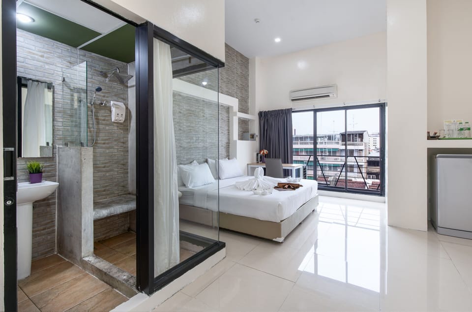Deluxe | Desk, free WiFi, bed sheets