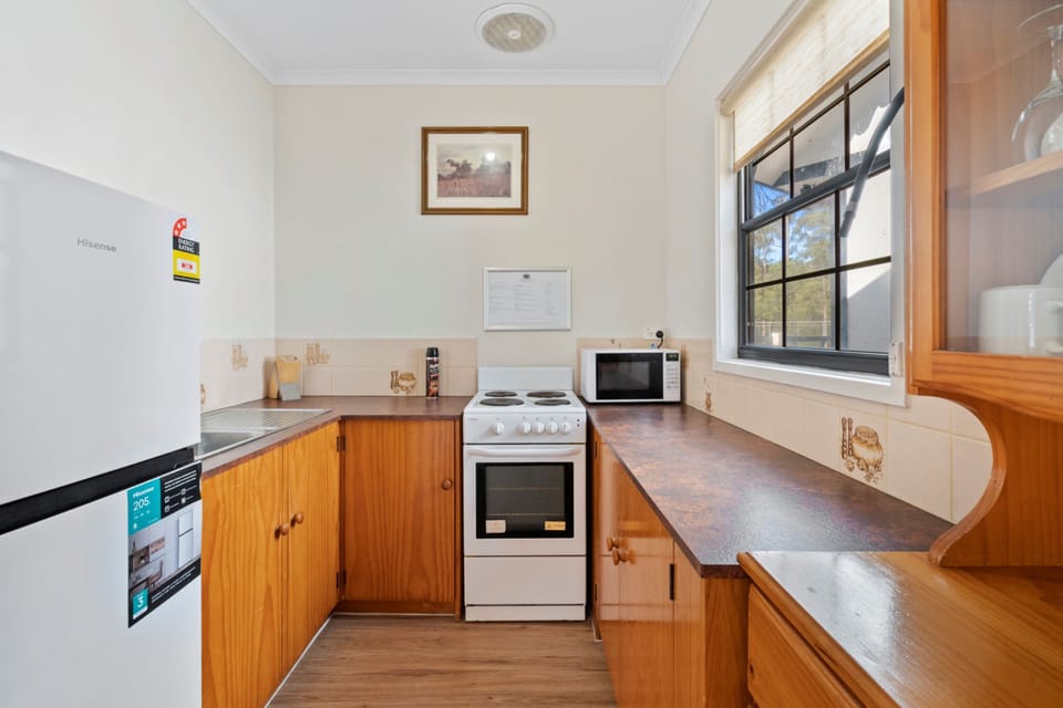 Fridge, coffee/tea maker, electric kettle