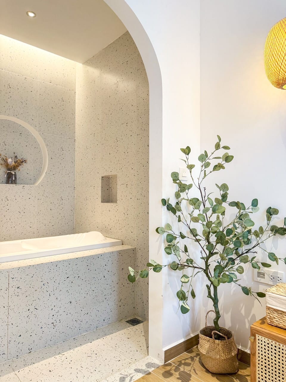 Luxury Suite, Balcony, City View | Soundproofing, free WiFi