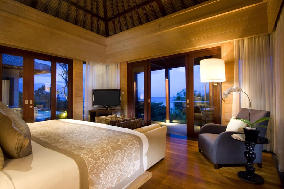 Conrad Suite, Suite, 1 Double Bed, Kitchenette | Premium bedding, minibar, in-room safe, individually furnished