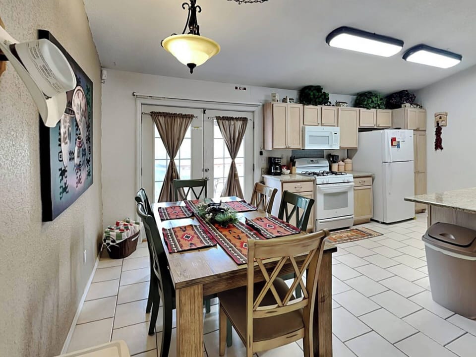 House (2 Bedrooms) | Property amenity