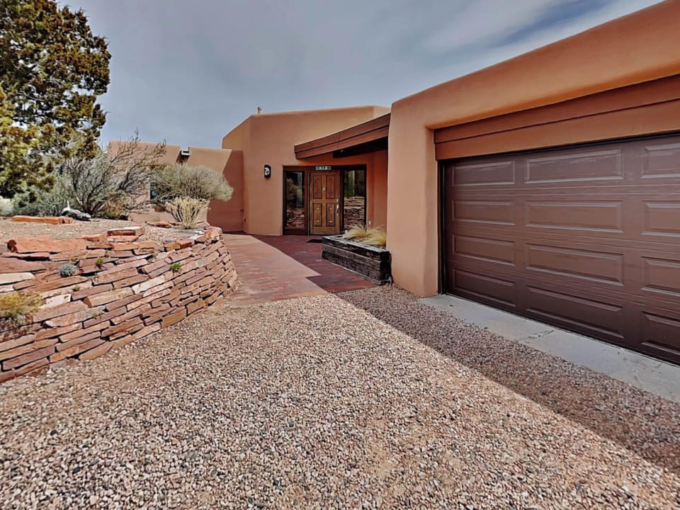 House (4 Bedrooms) | Property amenity