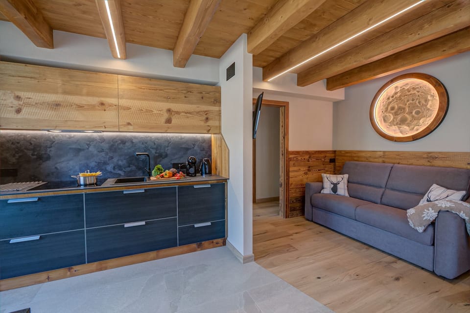 Family Apartment, 1 Bedroom, Microwave (Belfiore) | Private kitchen