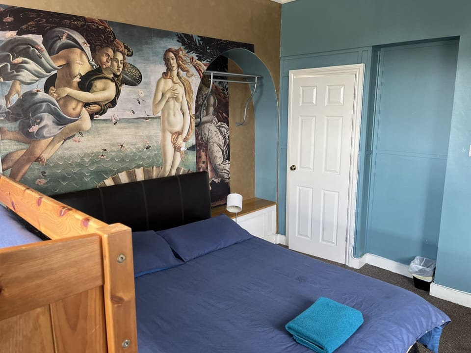 Suite, Ensuite, Garden View (Room 2 ) | Iron/ironing board, free WiFi, bed sheets