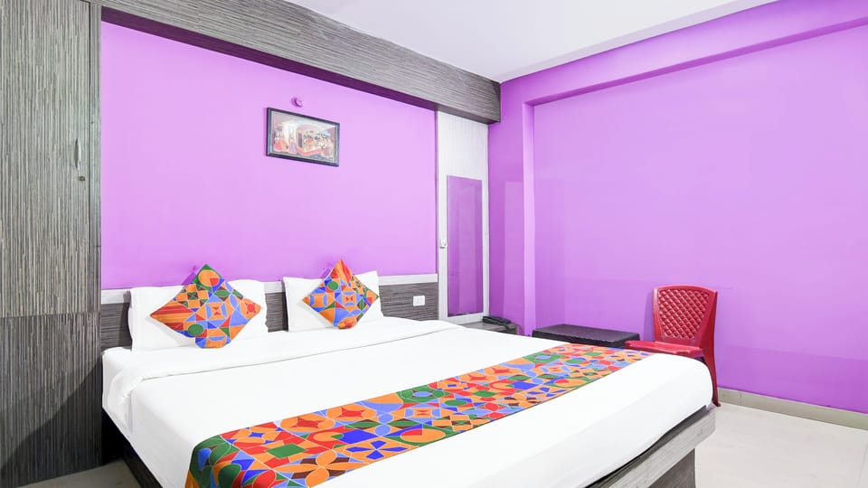 Deluxe Room | Egyptian cotton sheets, premium bedding, in-room safe, WiFi (free)