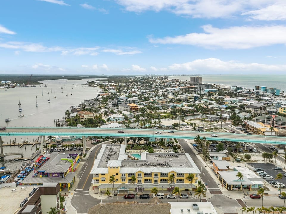 Condo, 2 Bedrooms | Aerial view