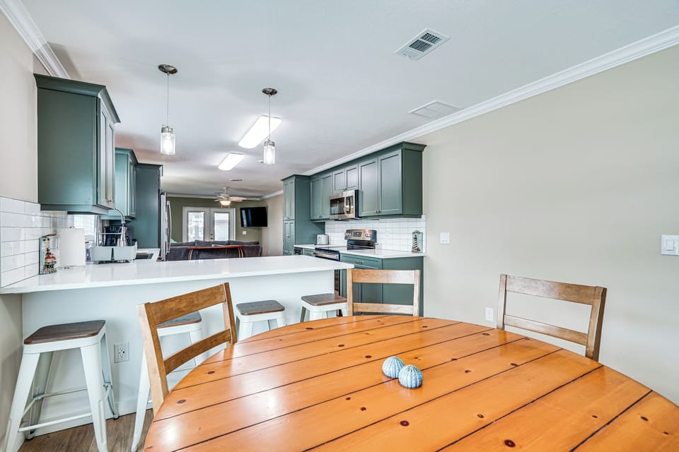 House (3 Bedrooms) | Interior