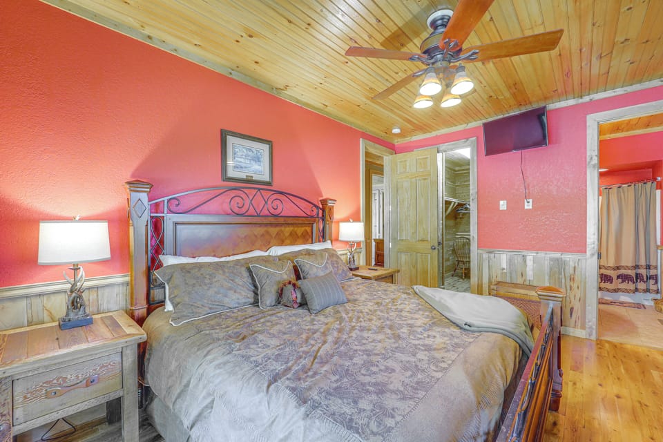 House (3 Bedrooms) | Interior