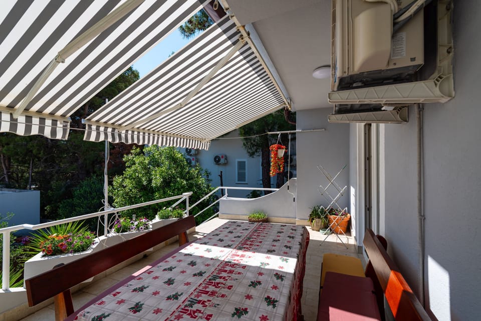 Apartment, 2 Bedrooms, Balcony, Garden View | Outdoor dining