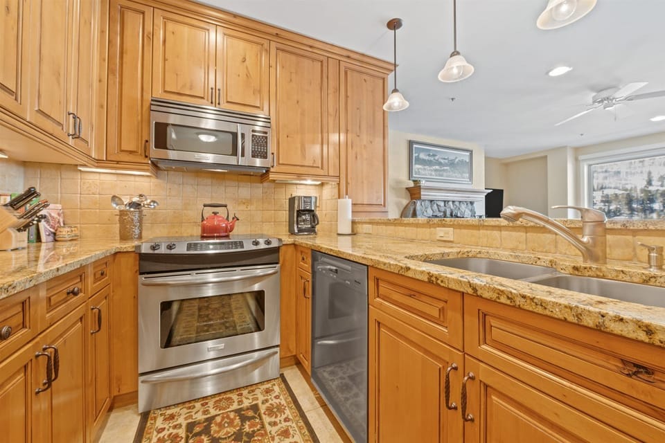 Condo (Beaver Creek Village Luxury 2 Bedroom) | Private kitchen | Cookware/dishes/utensils