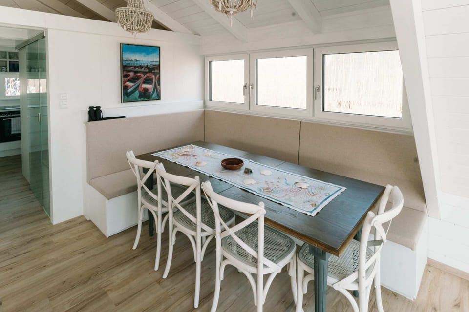 Superior House, Lake View | Dining