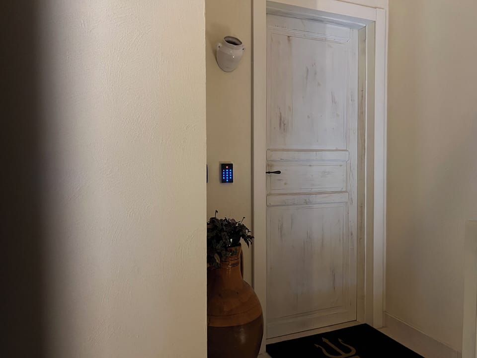 Luxury Room, 1 Double Bed, Private Bathroom, Partial Sea View | In-room safe, free WiFi