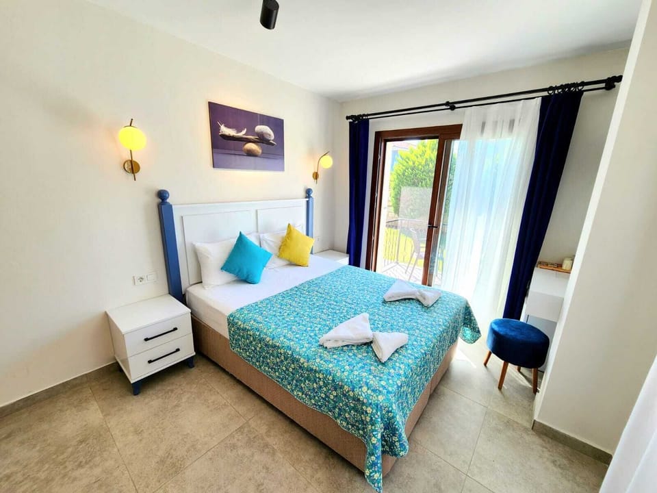 Standard Room, Balcony, Garden View | Free WiFi