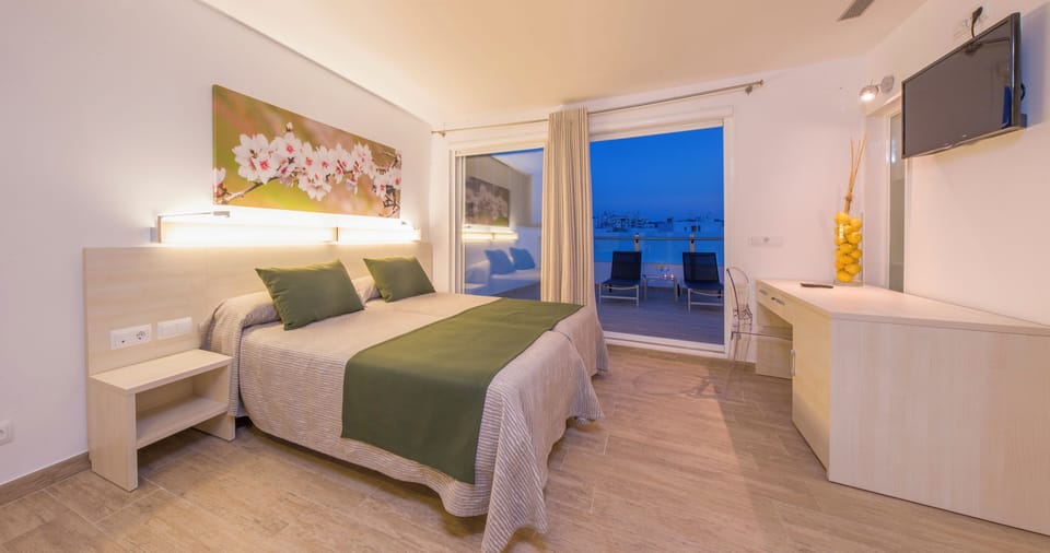 Premium Double Room, Terrace | In-room safe, desk, blackout drapes, WiFi (free)