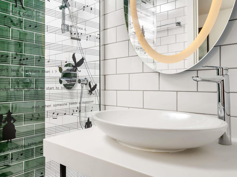 Double Room with Iconic View | In-room safe, individually decorated, desk, laptop workspace