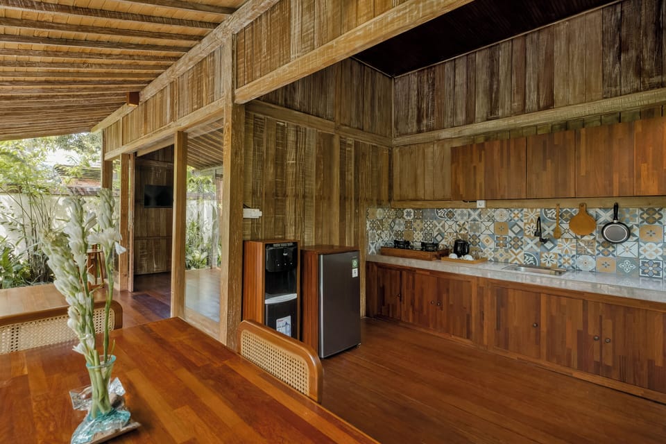 One Bedroom Villa with Private Pool | Private kitchenette | Electric kettle, dining tables