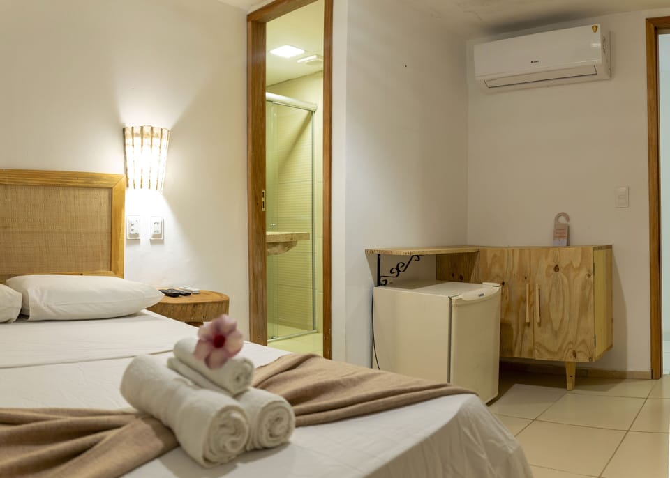 Twin Room | In-room safe, iron/ironing board, free WiFi, bed sheets