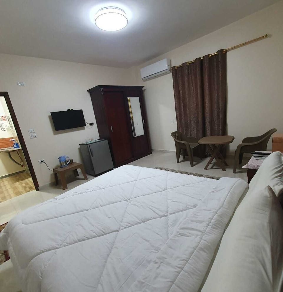 Deluxe Room, Non Smoking, Garden View | Soundproofing, iron/ironing board, free WiFi, bed sheets